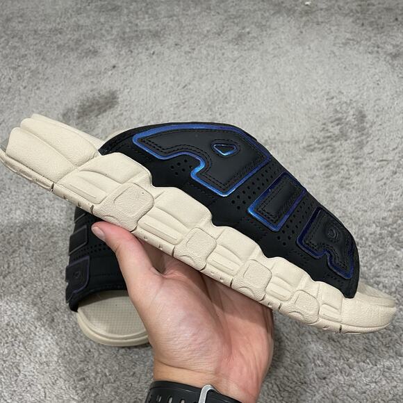 Nike Air More Uptempo Slide Men’s Size 11 Black Sanddrift Iridescent FB7799-001 - Picture 4 of 9